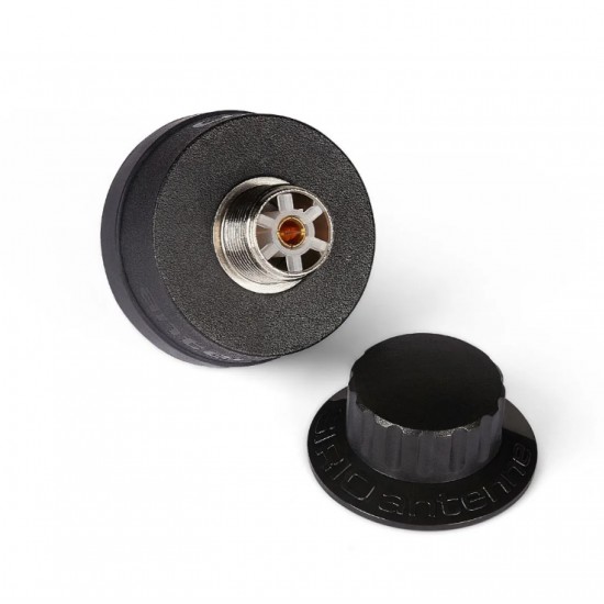 Sirio N-PL Mount SO239 stiprinājums uz jumta (vidū)